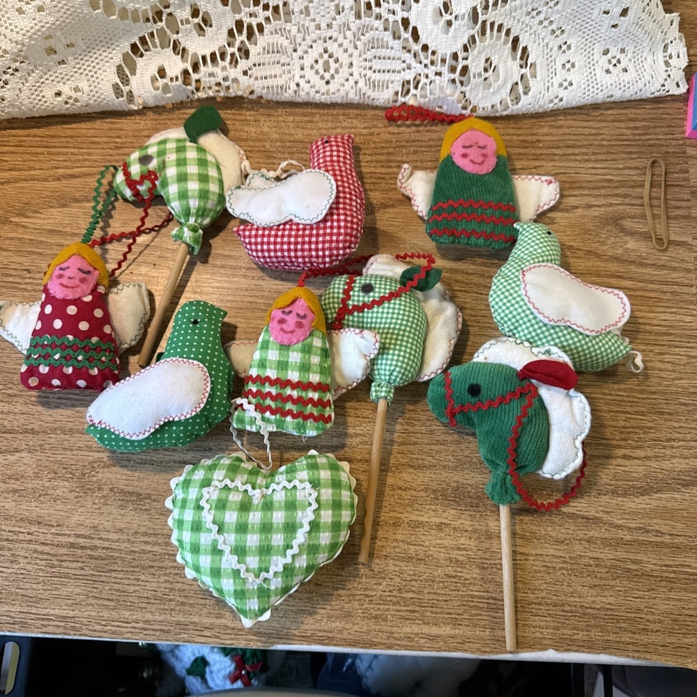 Lot Of 10 Vintage Hand Made Christmas Tree Ornaments Fabric Stuffed Figurines